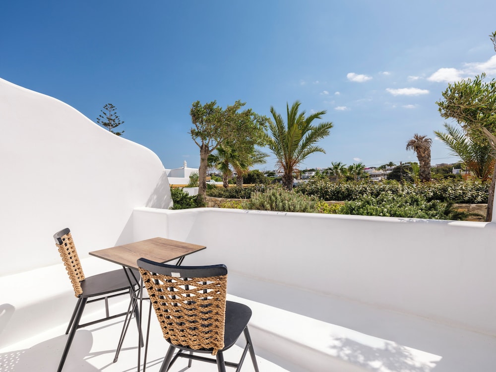 Axel Beach Mykonos - Adults Only — Hotel rooms in Mykonos Town, South Aegean