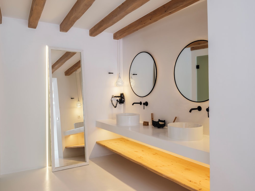 Axel Beach Mykonos - Adults Only — Hotel rooms in Mykonos Town, South Aegean