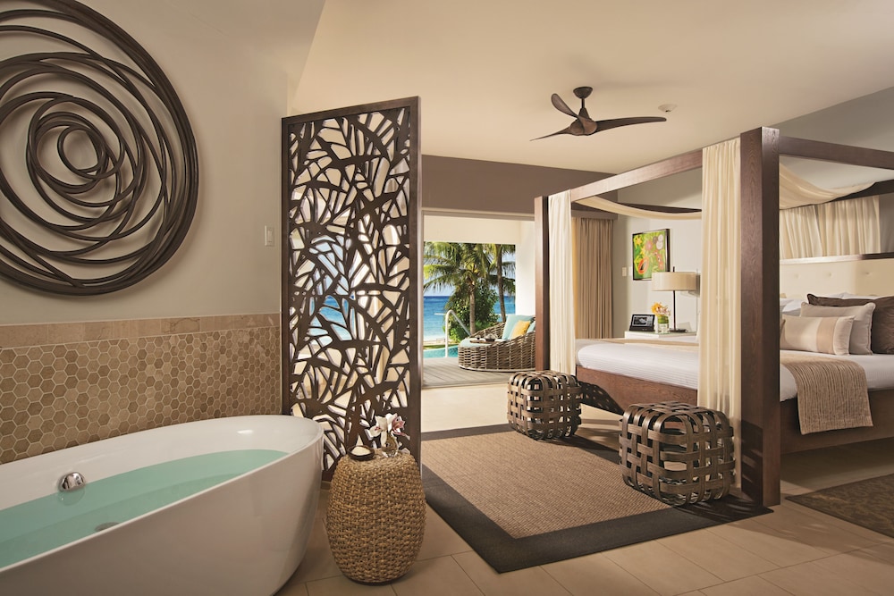 Coyaba Beach Resort — Hotel rooms in Montego Bay