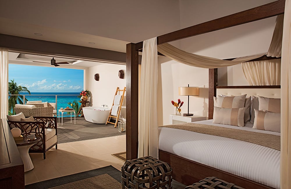 Coyaba Beach Resort — Hotel rooms in Montego Bay