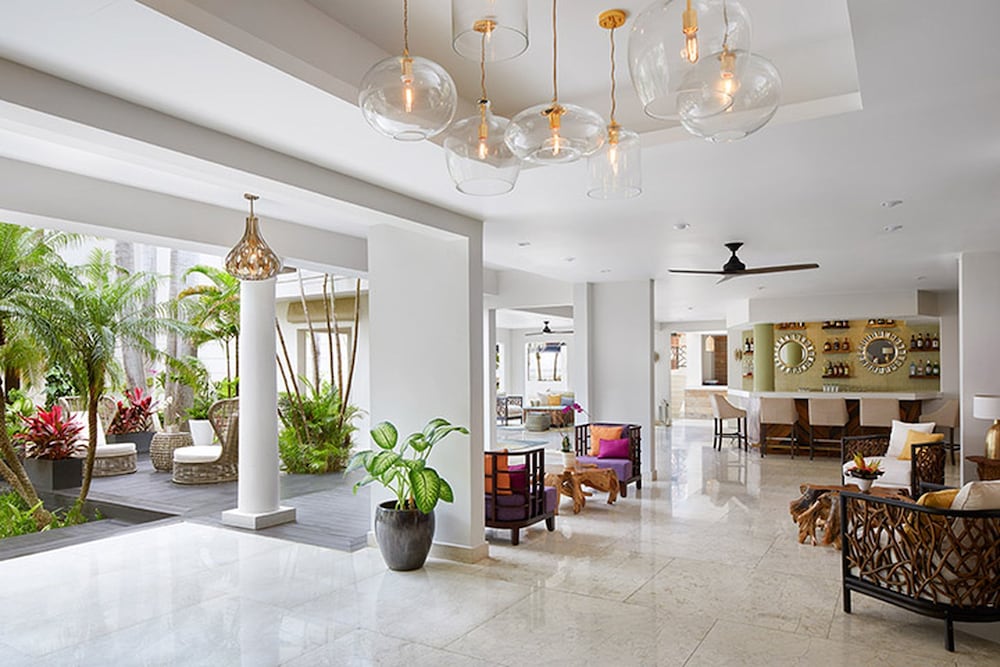 Coyaba Beach Resort — Restaurant & bars in Montego Bay