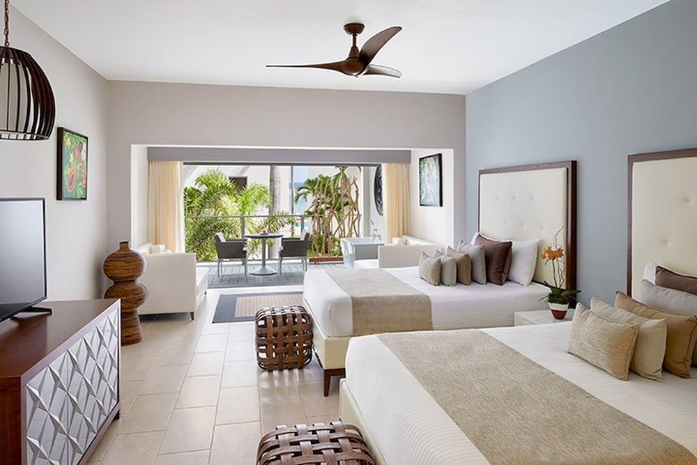 Coyaba Beach Resort — Hotel rooms in Montego Bay