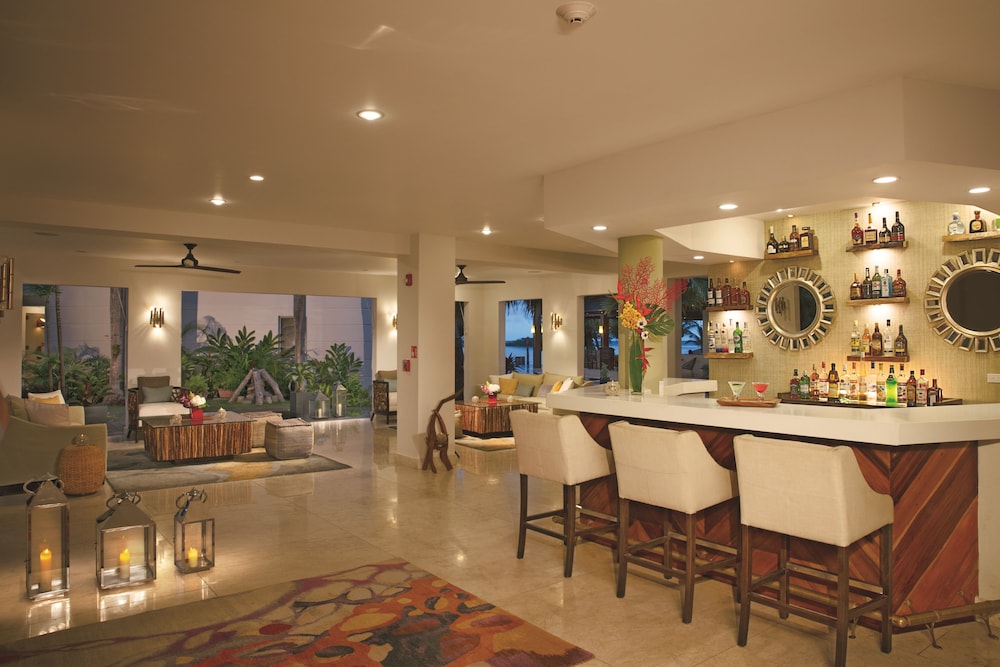 Coyaba Beach Resort — Restaurant & bars in Montego Bay