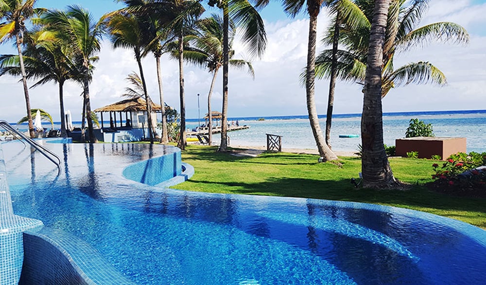 Coyaba Beach Resort — Swimming pool in Montego Bay