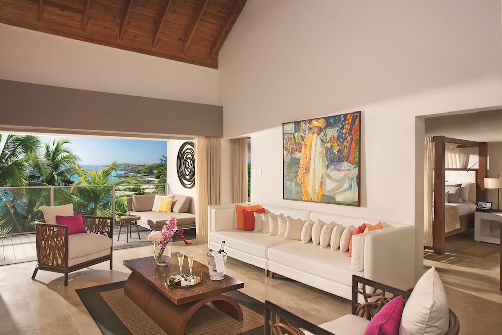 Coyaba Beach Resort — Hotel rooms in Montego Bay
