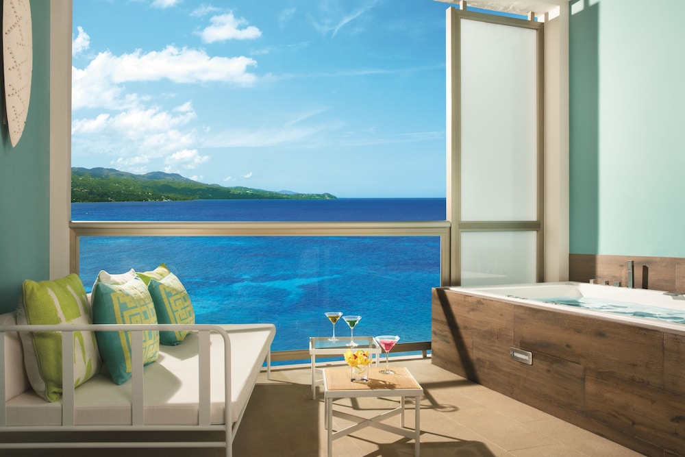 Breathless Montego Bay - Adults Only - All Inclusive — Hotel rooms in Montego Bay