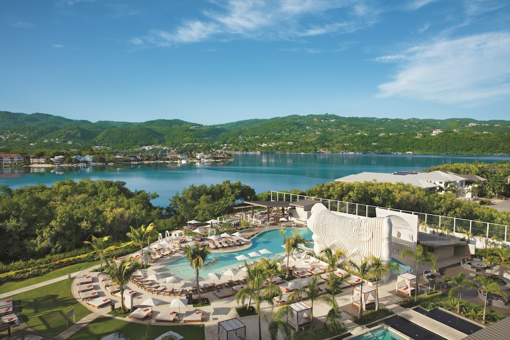Breathless Montego Bay - Adults Only - All Inclusive — Swimming pool in Montego Bay