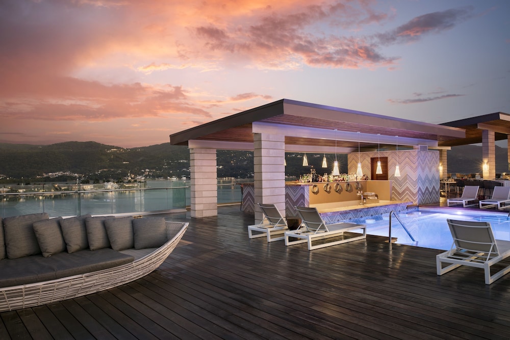 Breathless Montego Bay - Adults Only - All Inclusive — Restaurant & bars in Montego Bay