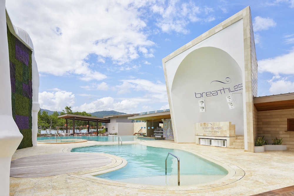 Breathless Montego Bay - Adults Only - All Inclusive — Swimming pool in Montego Bay