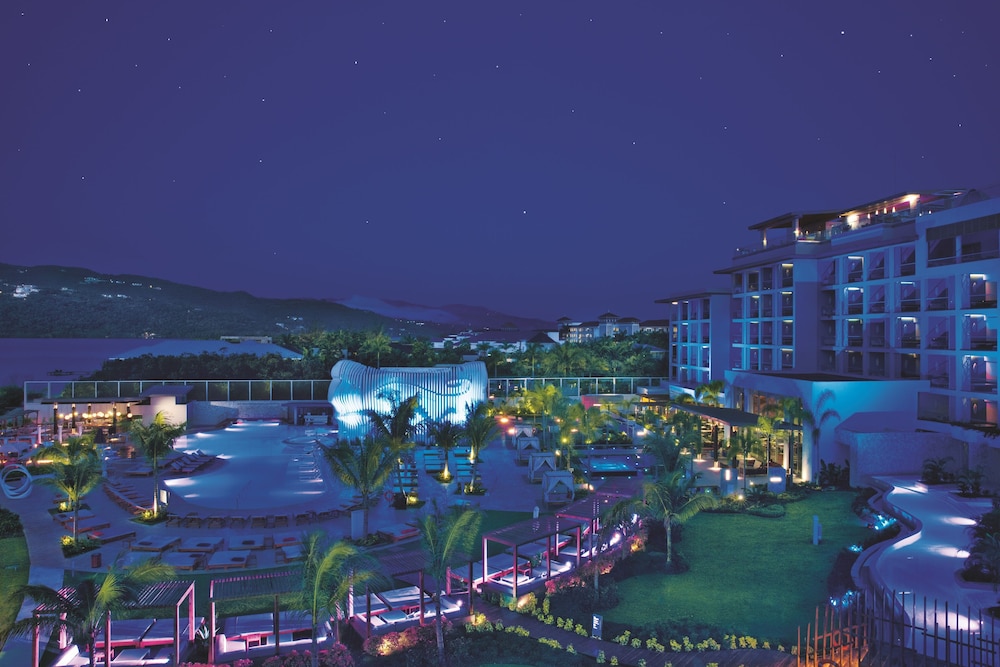 Breathless Montego Bay - Adults Only - All Inclusive — Swimming pool in Montego Bay