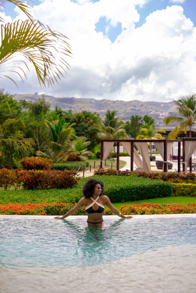 Breathless Montego Bay - Adults Only - All Inclusive — Swimming pool in Montego Bay