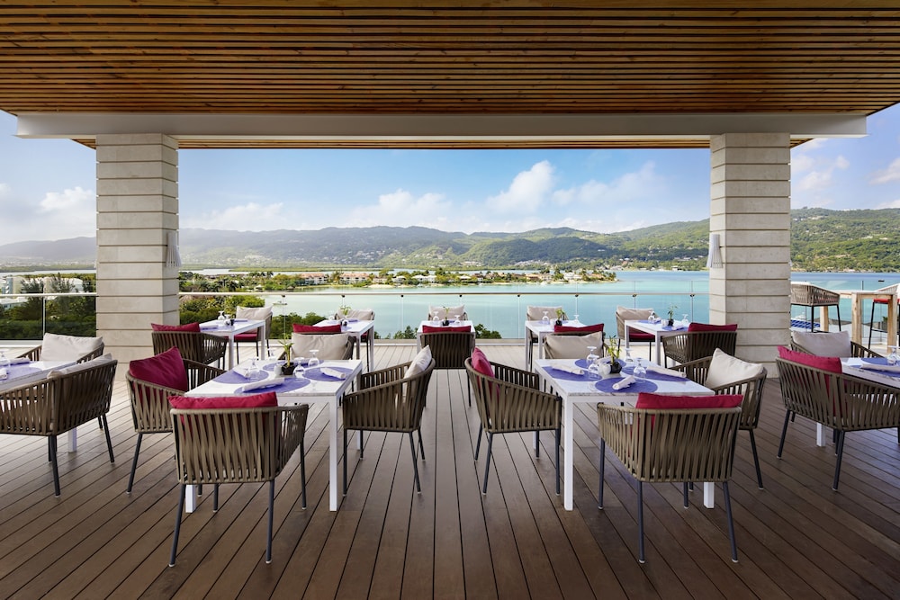 Breathless Montego Bay - Adults Only - All Inclusive — Restaurant & bars in Montego Bay