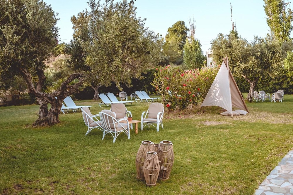 Iphigenia Mythic Retreat — Hotel building in Hersonissos