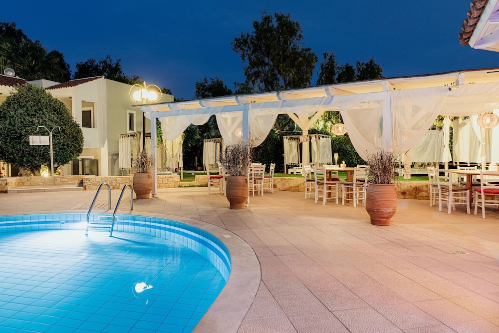 Iphigenia Mythic Retreat — Swimming pool in Hersonissos