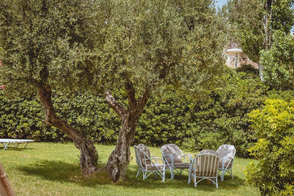 Iphigenia Mythic Retreat — Hotel building in Hersonissos