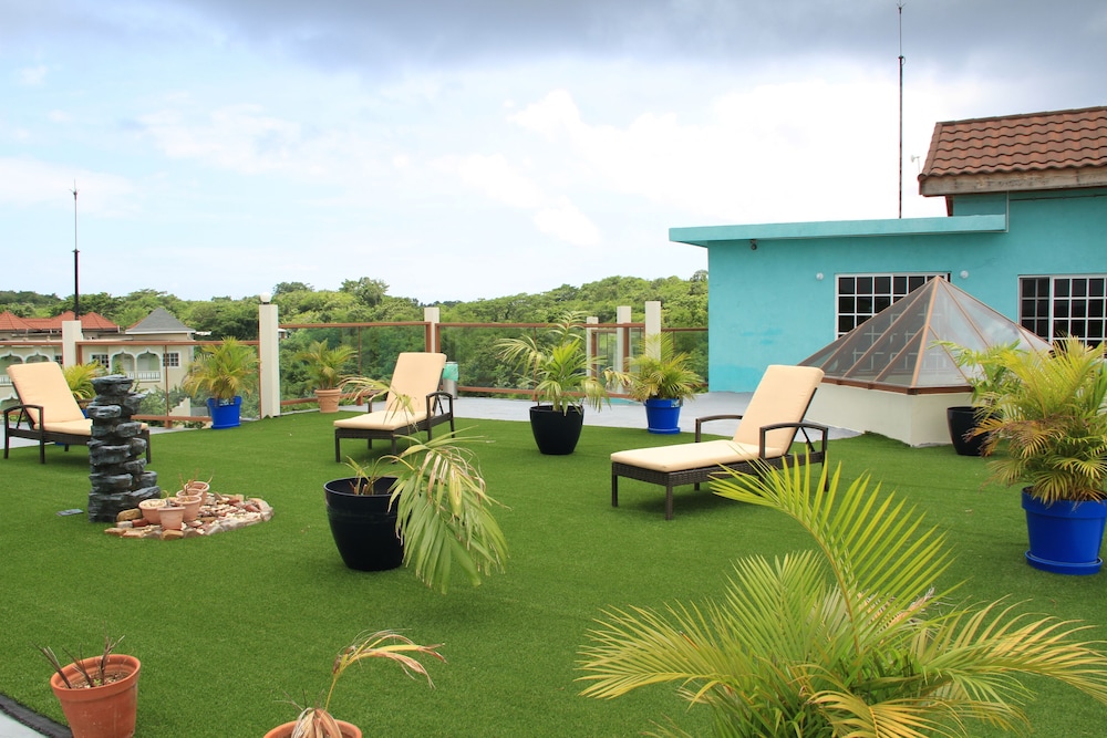 Negril Sky Blue Resorts — Hotel building in Negril