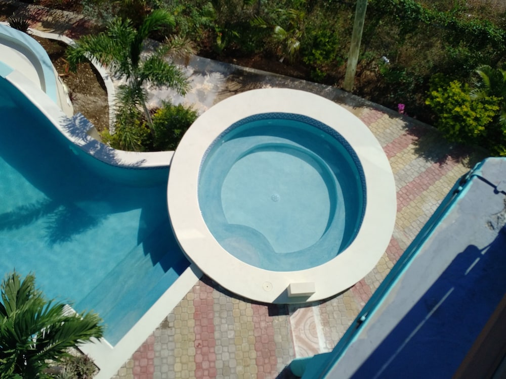 Negril Sky Blue Resorts — Swimming pool in Negril