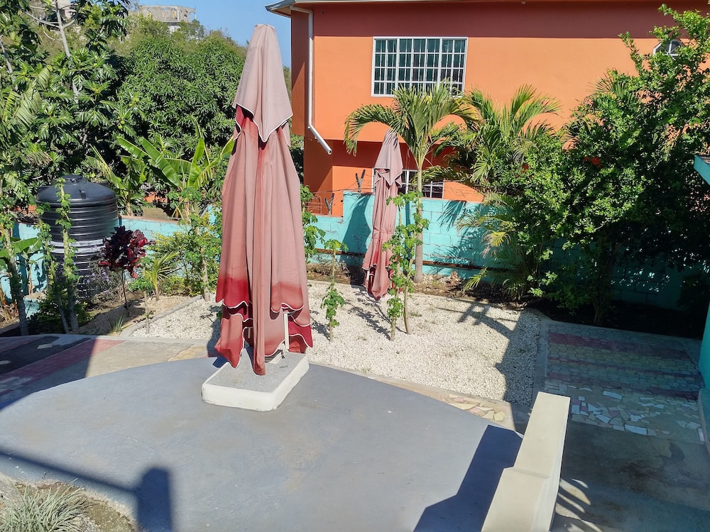 Negril Sky Blue Resorts — Hotel building in Negril