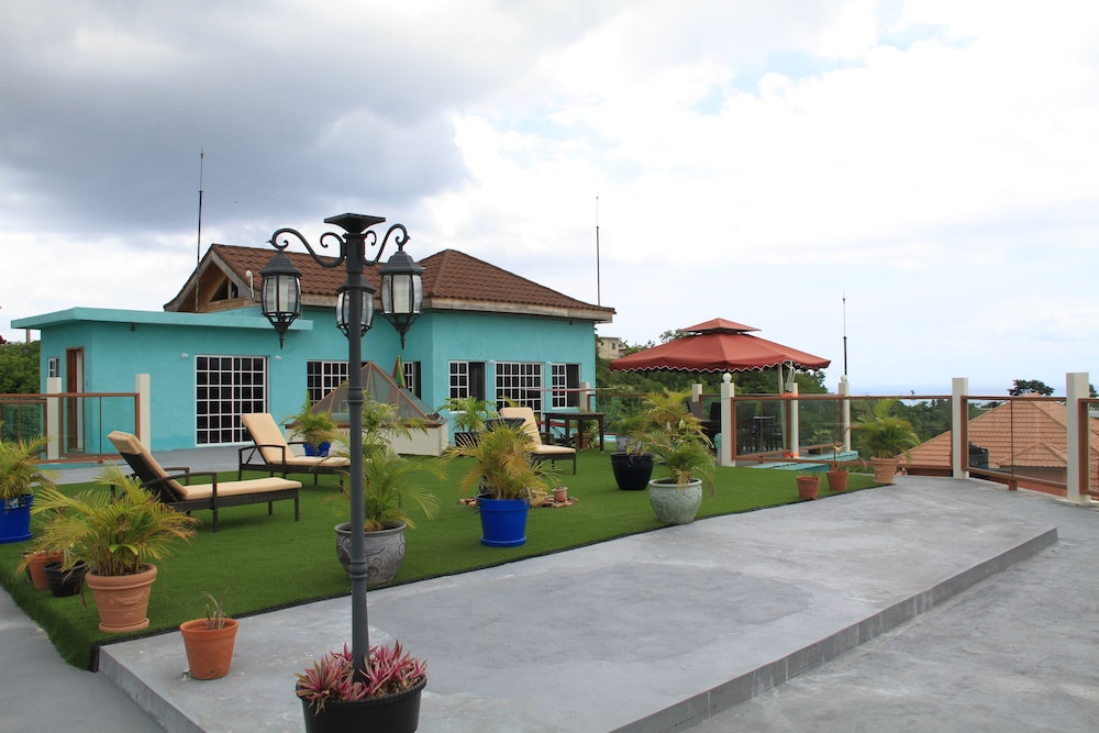Negril Sky Blue Resorts — Hotel building in Negril