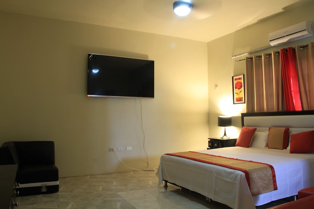 Negril Sky Blue Resorts — Hotel rooms in Negril