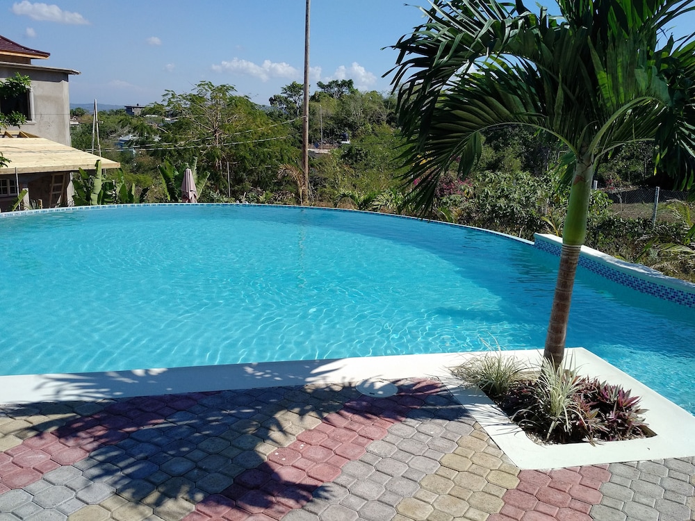 Negril Sky Blue Resorts — Swimming pool in Negril
