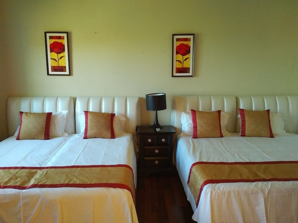 Negril Sky Blue Resorts — Hotel rooms in Negril