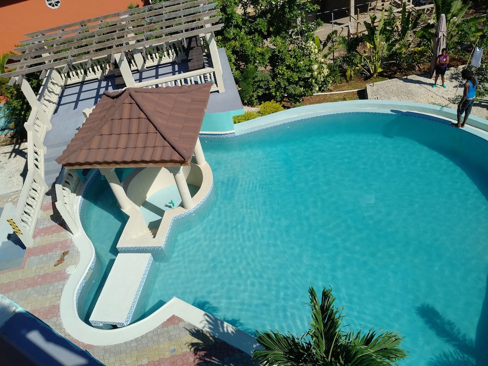 Negril Sky Blue Resorts — Swimming pool in Negril