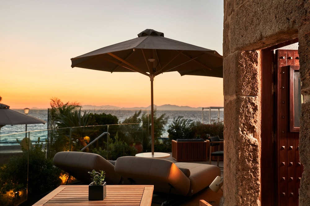 Bellevue On The Beach Suites — Restaurant & bars in Rhodes Town, South Aegean