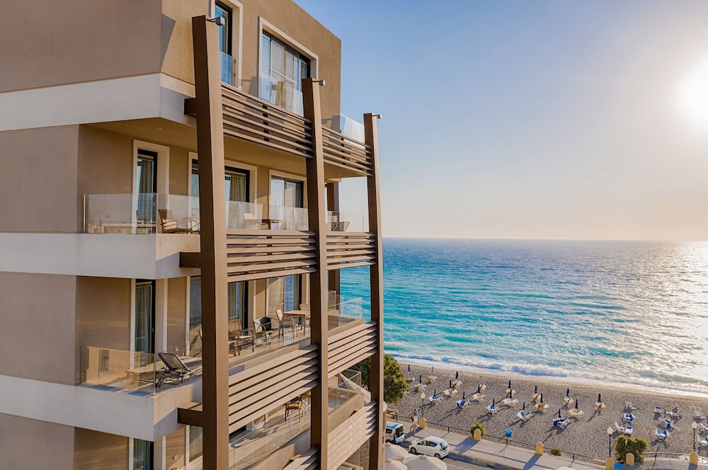 Bellevue On The Beach Suites - zdjęcie 2