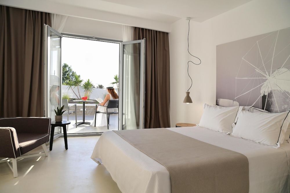 Livin Mykonos - Adults Only by Mr and Mrs White — Hotel rooms in Mykonos Town, South Aegean