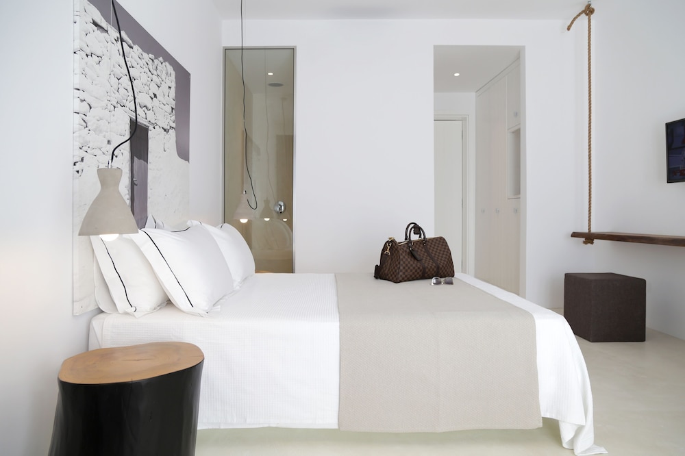 Livin Mykonos - Adults Only by Mr and Mrs White — Hotel rooms in Mykonos Town, South Aegean