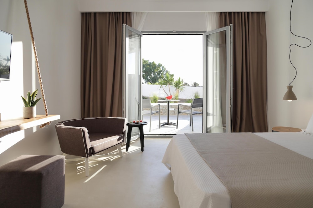 Livin Mykonos - Adults Only by Mr and Mrs White — Hotel rooms in Mykonos Town, South Aegean