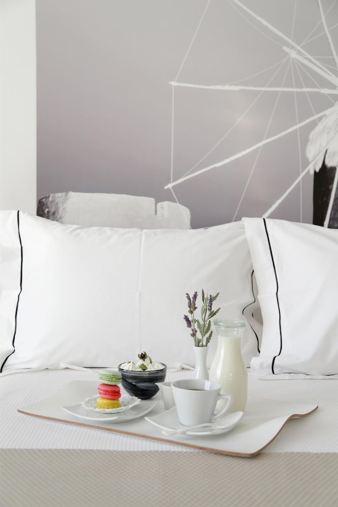 Livin Mykonos - Adults Only by Mr and Mrs White — Hotel rooms in Mykonos Town, South Aegean