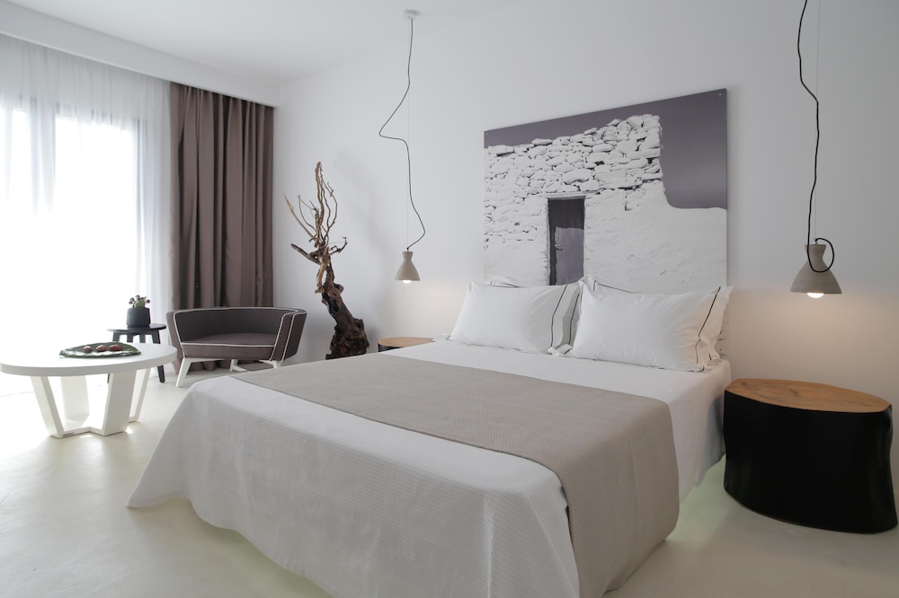 Livin Mykonos - Adults Only by Mr and Mrs White — Hotel rooms in Mykonos Town, South Aegean