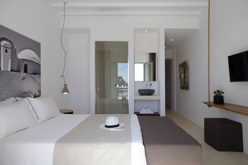 Livin Mykonos - Adults Only by Mr and Mrs White — Hotel rooms in Mykonos Town, South Aegean