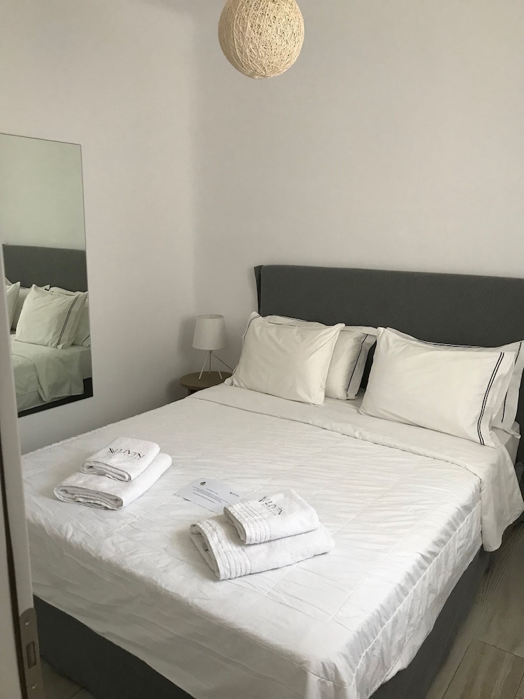 Livin Mykonos - Adults Only by Mr and Mrs White — Hotel rooms in Mykonos Town, South Aegean