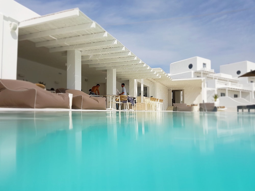 Livin Mykonos - Adults Only by Mr and Mrs White — Swimming pool in Mykonos Town, South Aegean