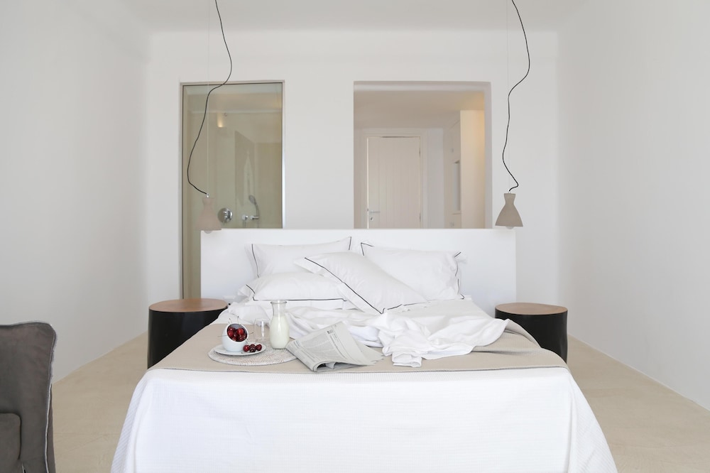 Livin Mykonos - Adults Only by Mr and Mrs White — Hotel rooms in Mykonos Town, South Aegean
