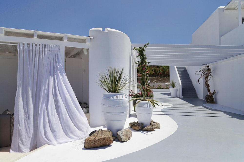 Livin Mykonos - Adults Only by Mr and Mrs White — Hotel building in Mykonos Town, South Aegean