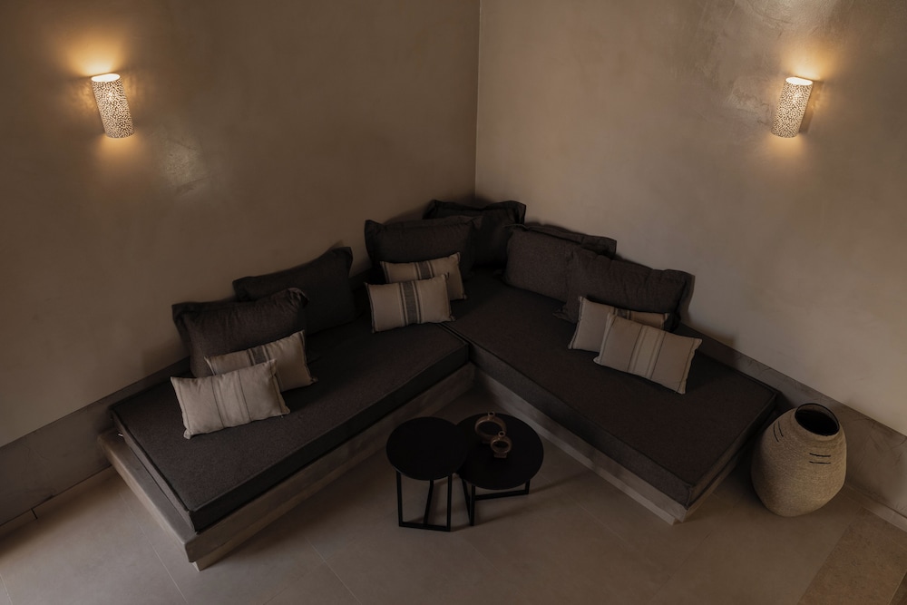 Momi Slow Living Hotel — Hotel rooms in Hersonissos