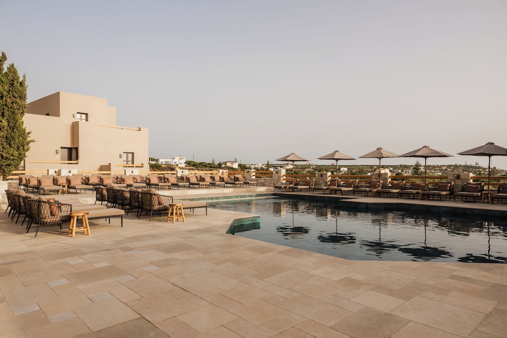Momi Slow Living Hotel — Swimming pool in Hersonissos