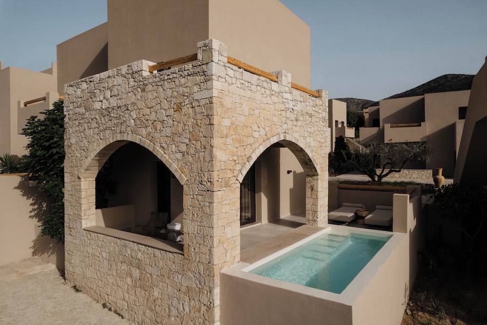 Momi Slow Living Hotel — Hotel building in Hersonissos