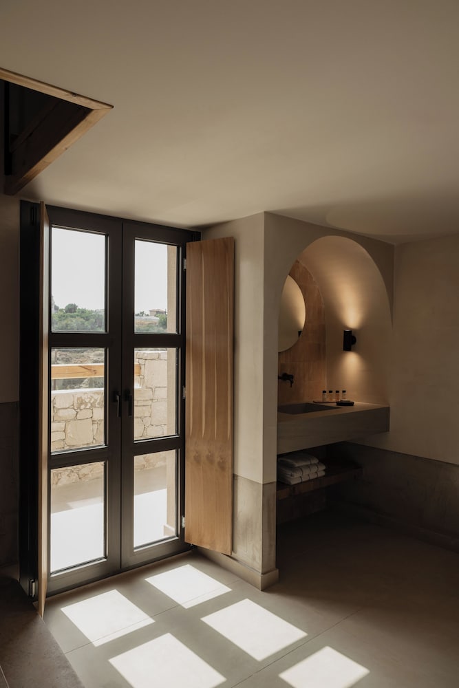 Momi Slow Living Hotel — Hotel rooms in Hersonissos