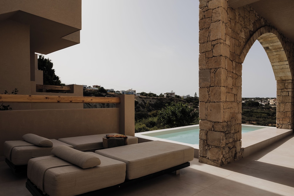 Momi Slow Living Hotel — Swimming pool in Hersonissos