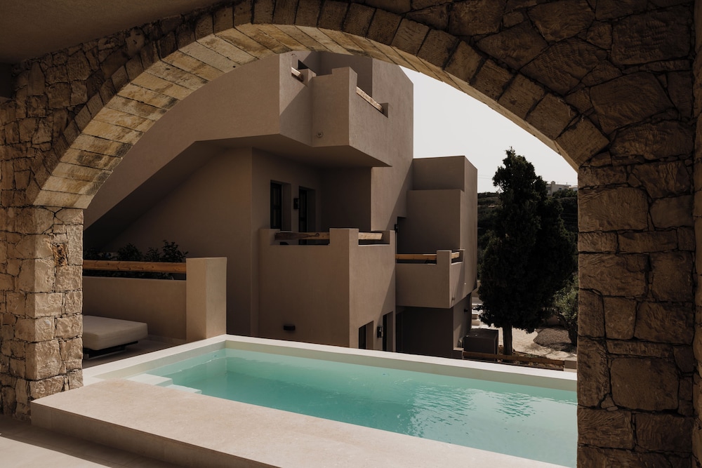 Momi Slow Living Hotel — Swimming pool in Hersonissos