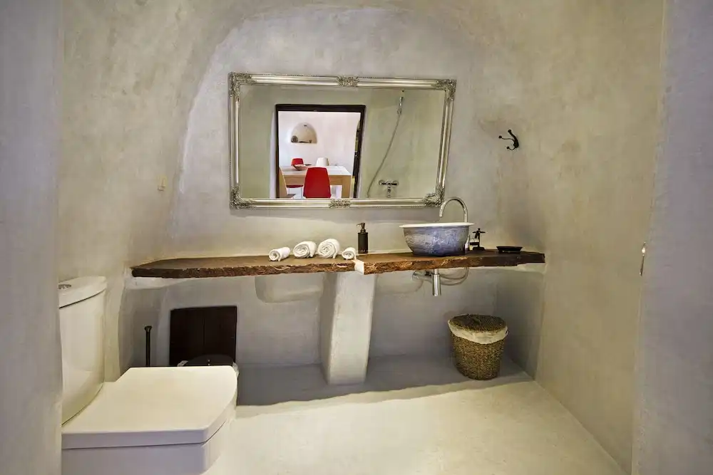 Azalea Houses — Hotel rooms in Oia, South Aegean