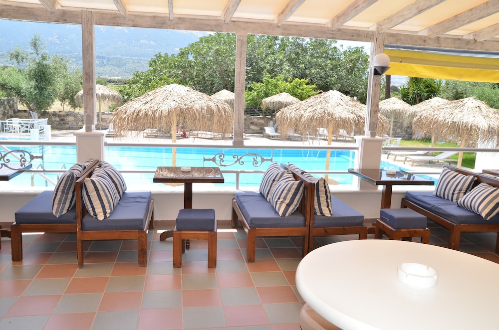 Blue Nest — Swimming pool in Tigaki, South Aegean