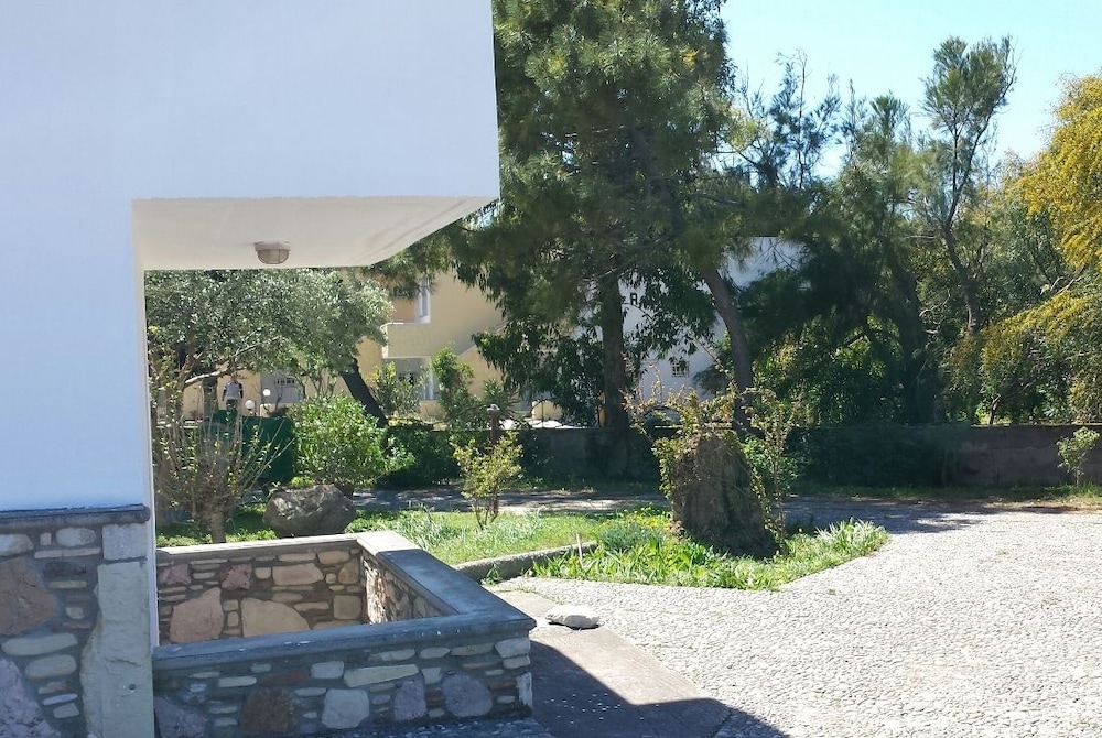Blue Nest — Hotel building in Tigaki, South Aegean