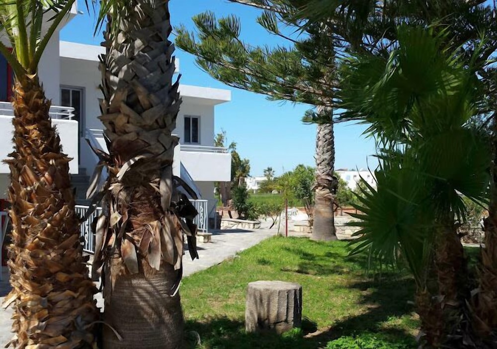 Blue Nest — Hotel building in Tigaki, South Aegean