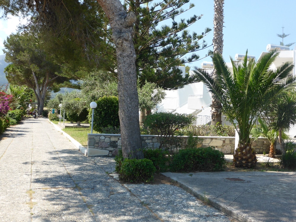 Blue Nest — Hotel building in Tigaki, South Aegean